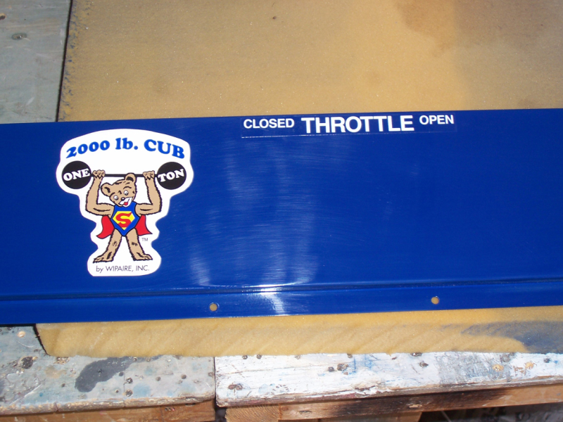 2000 lb gross decal hear