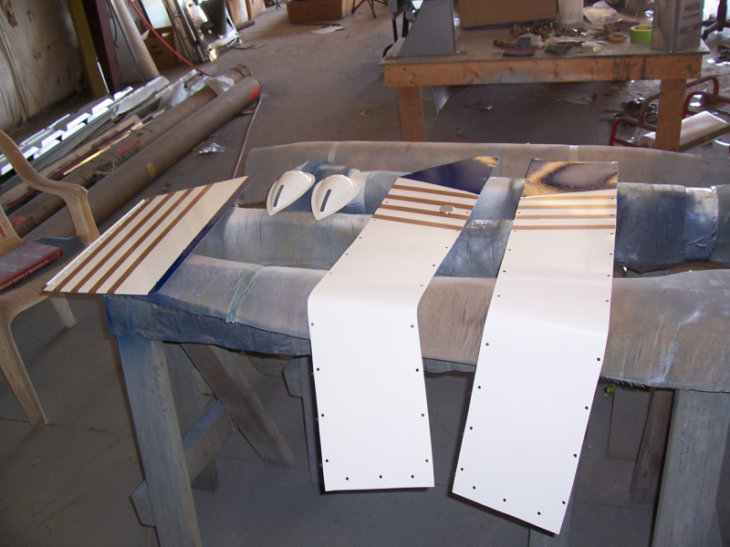 Extension panels, bagage door and tear drops ready for clear