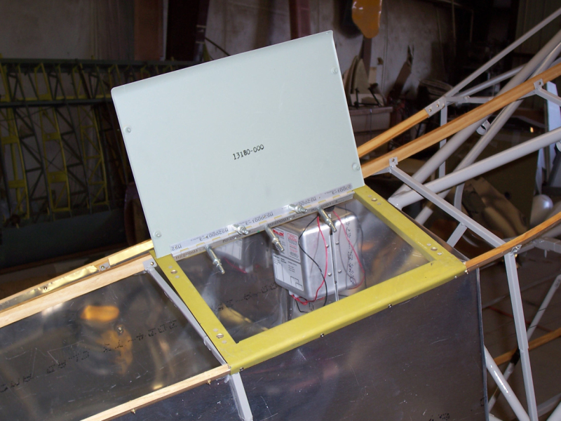 Fitting of upper baggage lid