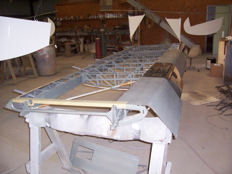 R wing installing leading edge