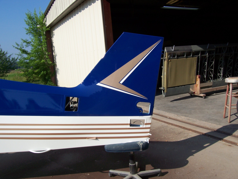 Tail logo
